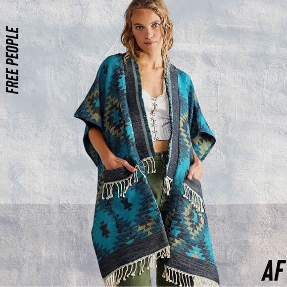 FREE PEOPLE MYSTIC GEOMETRIC PONCHO BLANKET NWT OS SUPER COMFY - Picture 3 of 8